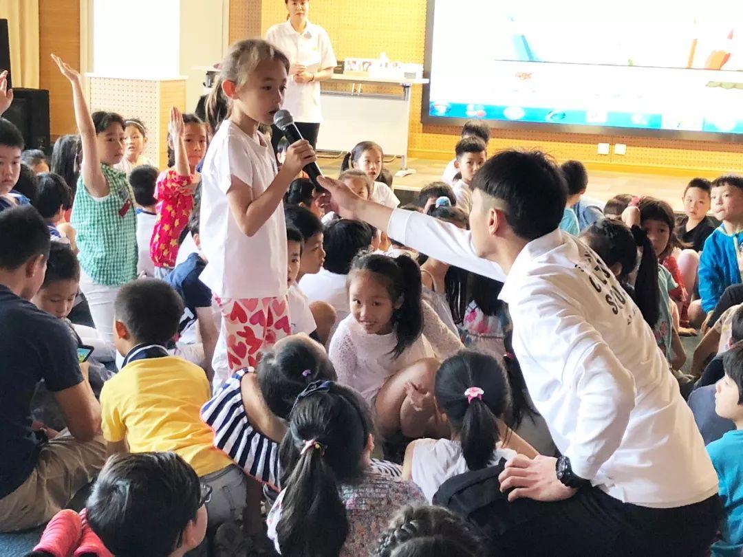 学习剧场礼仪，欣赏高雅歌剧 ——记2018SESID“六一”活动二部曲图片_4095