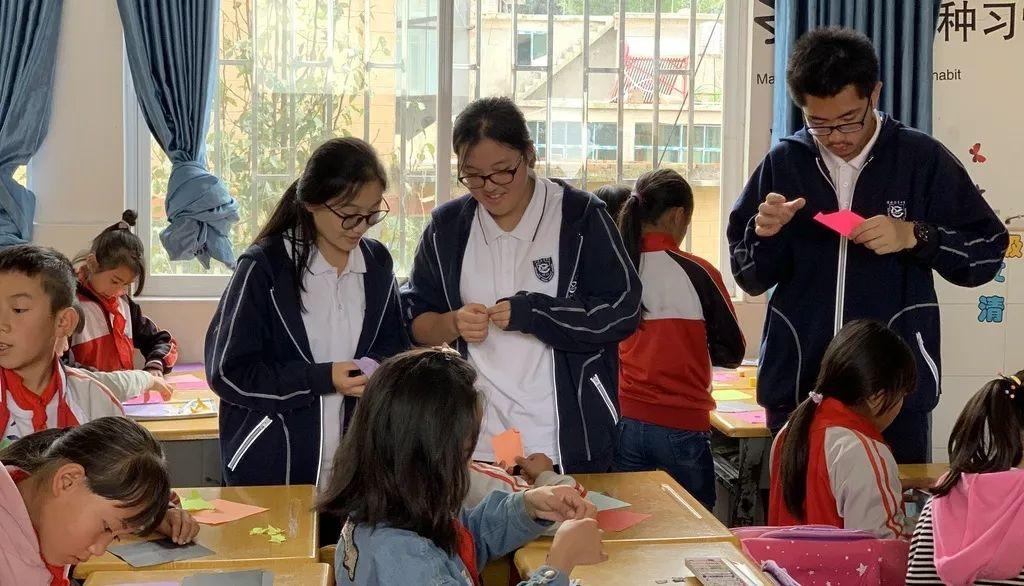 为爱守护,益行青春 | 记西南位育中学国际部2019学年元阳公益行助学活动 2图片_2047 为爱守护,益行青春 | 记西南位育中学国际部2019学年元阳公益行助学活动 2图片_2047