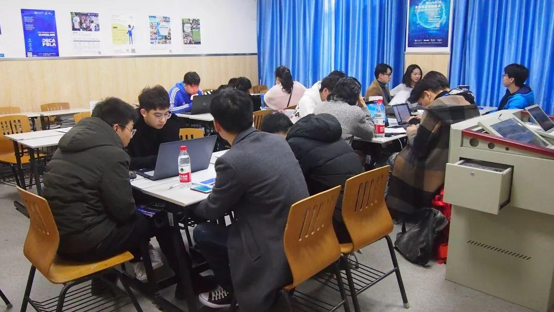热烈庆祝MicroBiz!未来商业领袖峰会上外立泰校内赛圆满成功图片_7 热烈庆祝MicroBiz!未来商业领袖峰会上外立泰校内赛圆满成功图片_7