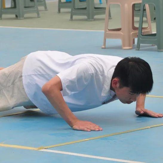 利刃出鞘，挥汗考场--光华初三学子打响中考“第一枪”图片_67108863
