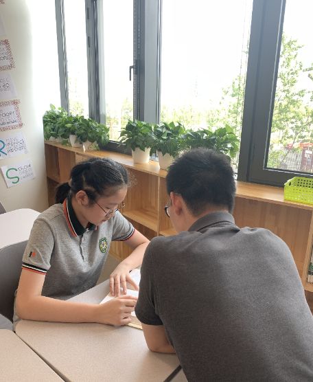 这所"超级学校"斩获藤校大满贯，如何做到的？为此，我们采访了青浦平和校长...图片_8191