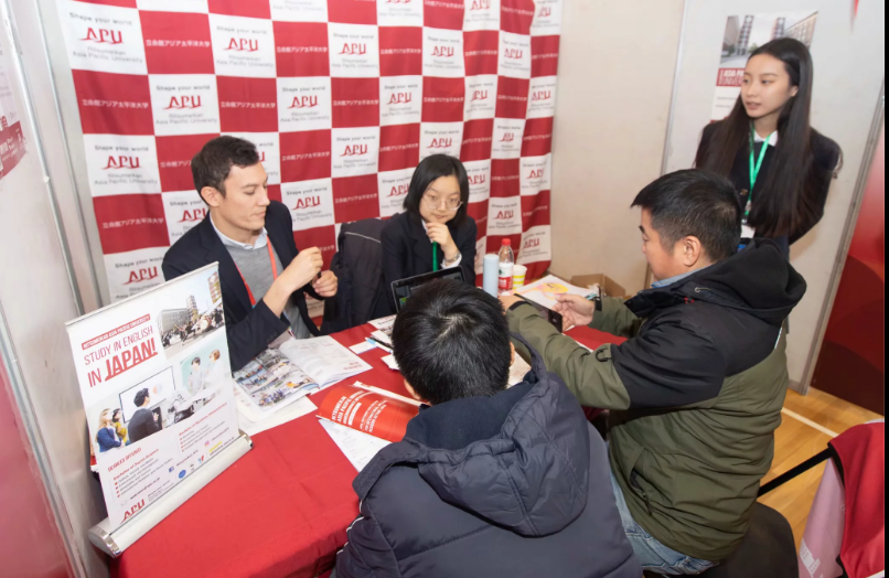 【枫叶25周年校庆·特色篇之七】留学服务中心:揭秘名校录取率连年攀升的背后故事图片_8191 【枫叶25周年校庆·特色篇之七】留学服务中心:揭秘名校录取率连年攀升的背后故事图片_8191