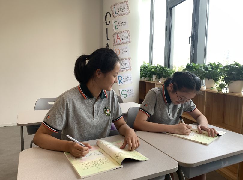 这所"超级学校"斩获藤校大满贯，如何做到的？为此，我们采访了青浦平和校长...图片_524287