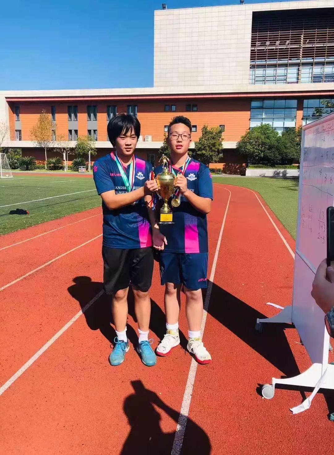 喜报|铁血队长和足球小将的拼搏——星校U15足球队SSSA比赛再次夺冠!图片_15 喜报|铁血队长和足球小将的拼搏——星校U15足球队SSSA比赛再次夺冠!图片_15