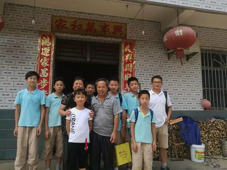 别样实践别样情 ——记初中部六年级大别山社会实践图片_262143