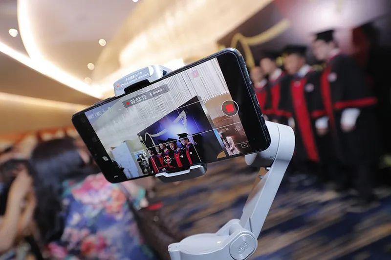 光华剑桥2020届学生家长代表毕业典礼致辞图片_16383 光华剑桥2020届学生家长代表毕业典礼致辞图片_16383