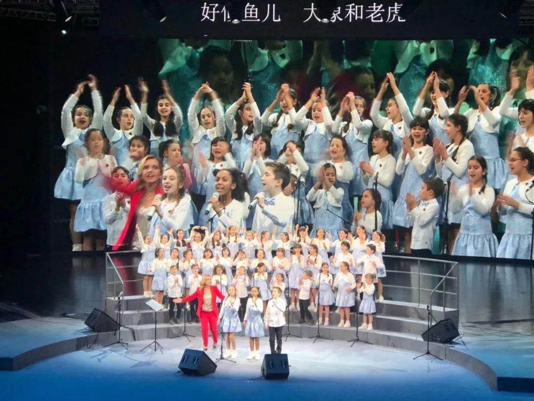 上海市实验学校国际部同学首次出演意大利安东尼亚诺小合唱团新年演唱会获得圆满成功图片_15 上海市实验学校国际部同学首次出演意大利安东尼亚诺小合唱团新年演唱会获得圆满成功图片_15