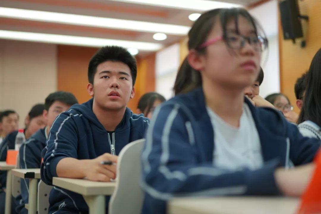 百舸争流奋楫者当先，万木竞秀傲寒者夺魁 | 记西南位育中学国际部第五届学生代表大会图片_1023