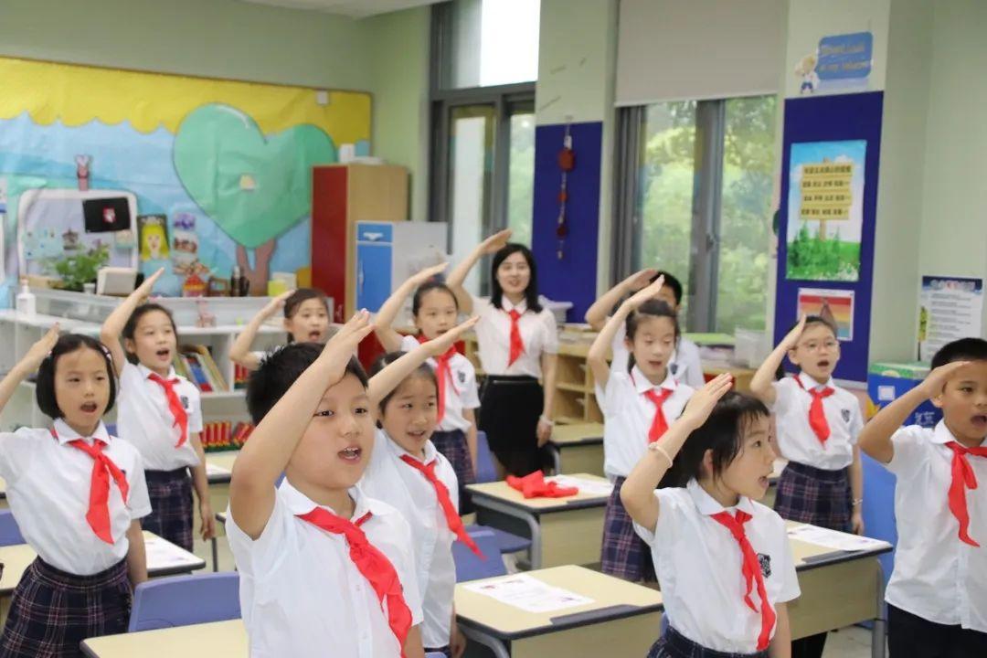 少先队员茁壮成长 Go! Young Pioneers!图片_268435455