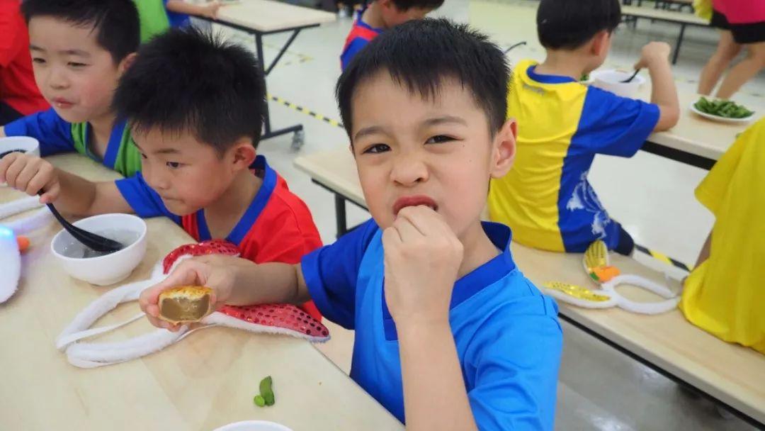 LS融合小学部一年级“乖乖小兔迎中秋”活动图片_536870911