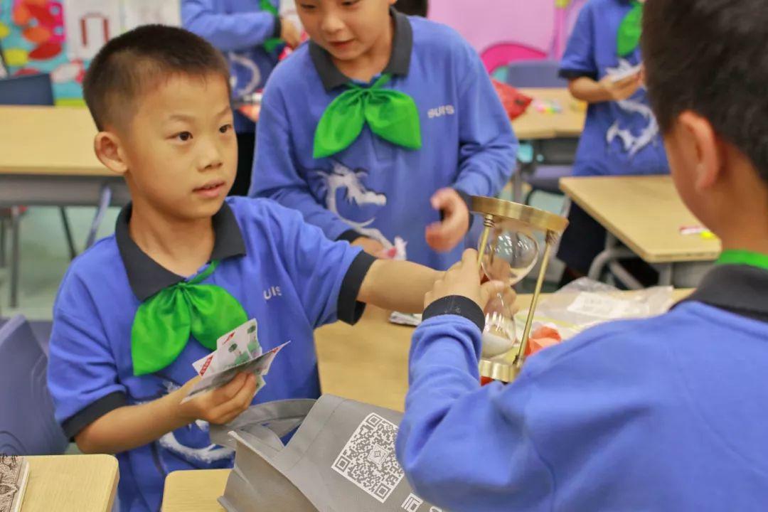 多样活动开启“万源数学实践活动”快乐之旅 The Happy Journey of Wanyuan Mathematics图片_31 多样活动开启“万源数学实践活动”快乐之旅 The Happy Journey of Wanyuan Mathematics图片_31