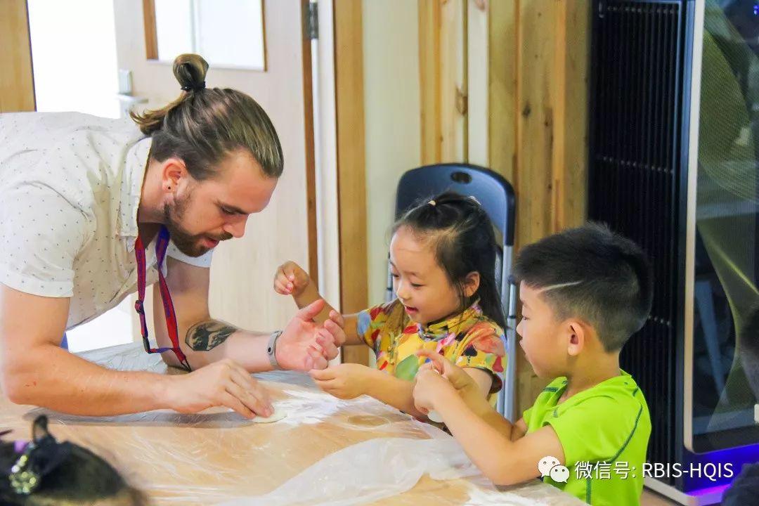 Back to School: Information for HQIS Families | HQIS返校日就在下周一!图片_8191 Back to School: Information for HQIS Families | HQIS返校日就在下周一!图片_8191