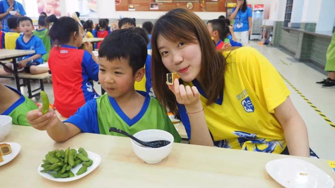 LS融合小学部一年级“乖乖小兔迎中秋”活动图片_268435455