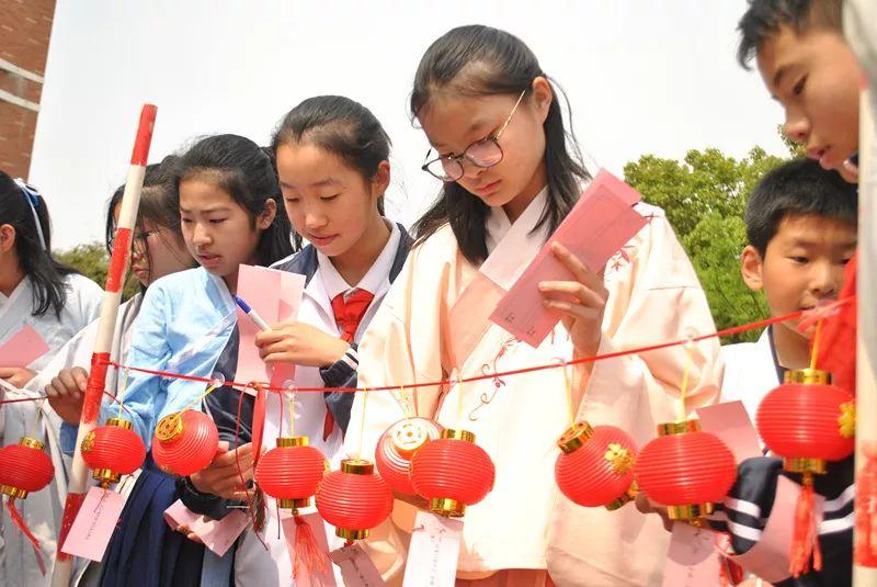 第三届领科东方文化节——汉服出行倡议书图片_127