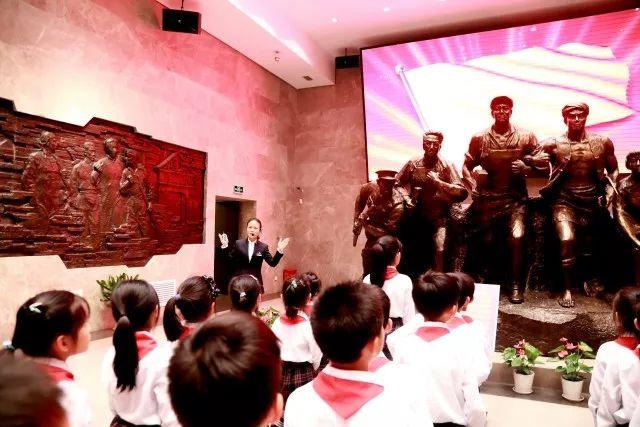 站在红色起点,点燃力量之源图片_262143 站在红色起点,点燃力量之源图片_262143