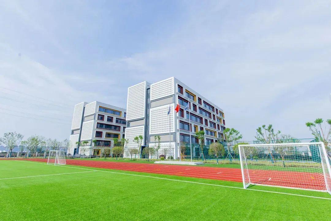国际化设施保证国际化教育 Our investments in our schools in China图片_2097151 国际化设施保证国际化教育 Our investments in our schools in China图片_2097151