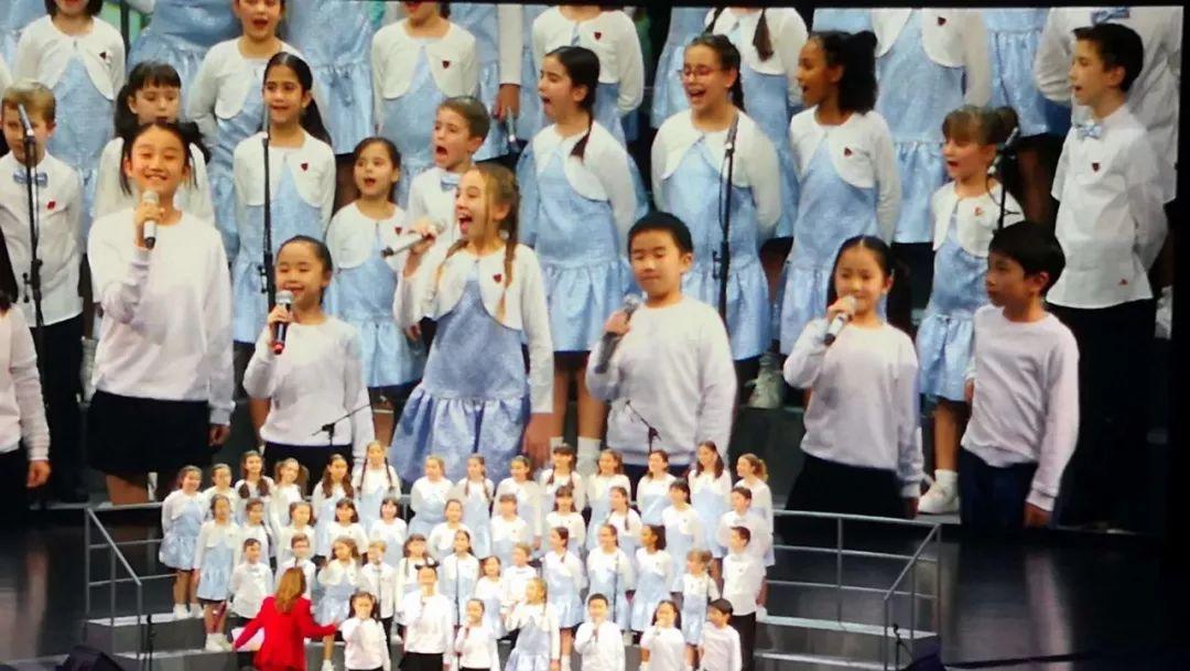 上海市实验学校国际部同学首次出演意大利安东尼亚诺小合唱团新年演唱会获得圆满成功图片_127 上海市实验学校国际部同学首次出演意大利安东尼亚诺小合唱团新年演唱会获得圆满成功图片_127