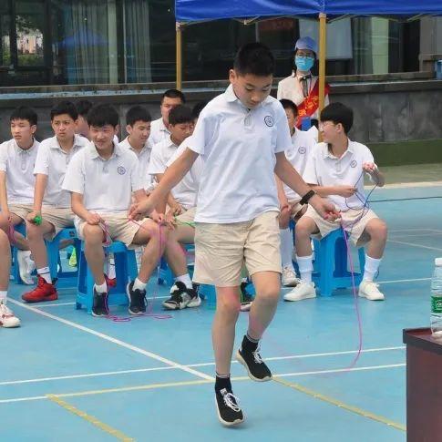 利刃出鞘，挥汗考场--光华初三学子打响中考“第一枪”图片_268435455