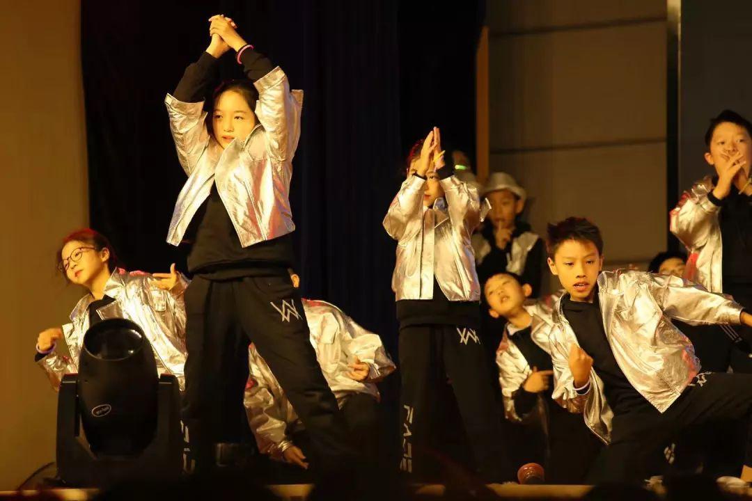 世外小学2019年"倾听音乐的心声”主题迎新活动图片_904625697166532776746648320380374280103671755200316906558262375061821325311 世外小学2019年"倾听音乐的心声”主题迎新活动图片_904625697166532776746648320380374280103671755200316906558262375061821325311