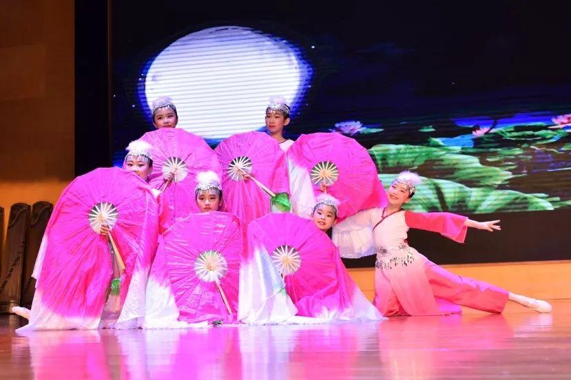 秀才艺,展童真,庆六一 Talent Show Brightens Our Childhood图片_134217727 秀才艺,展童真,庆六一 Talent Show Brightens Our Childhood图片_134217727