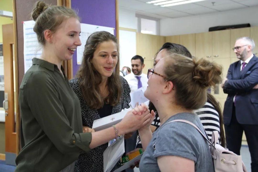 News | Wellington College Pupils Celebrate Excellent Results图片_31