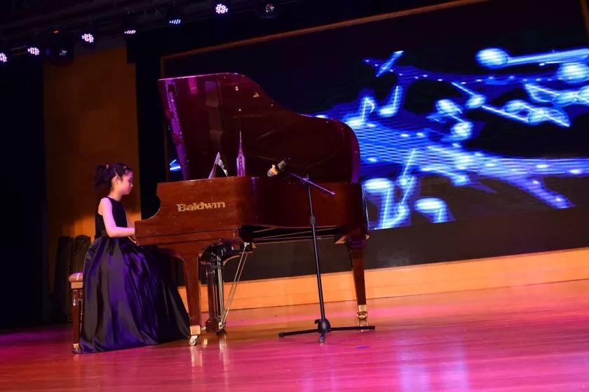 秀才艺,展童真,庆六一 Talent Show Brightens Our Childhood图片_524287 秀才艺,展童真,庆六一 Talent Show Brightens Our Childhood图片_524287