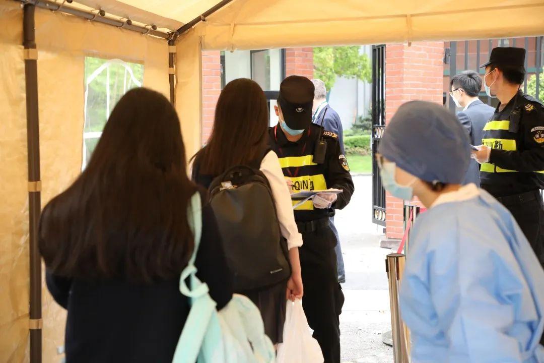 Pao School cheers resumption of classes at Songjiang campus图片_3