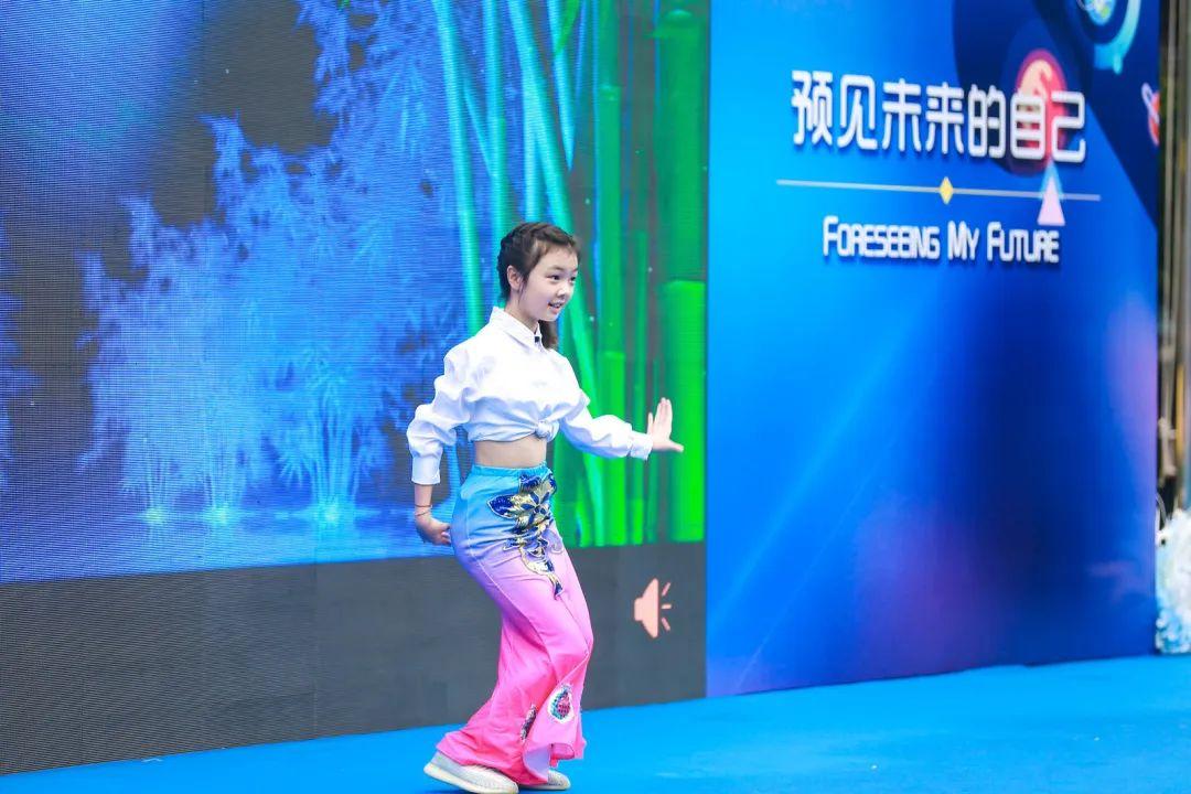 预见未来的自己——世外小学双语部五年级毕业典礼图片_2097151