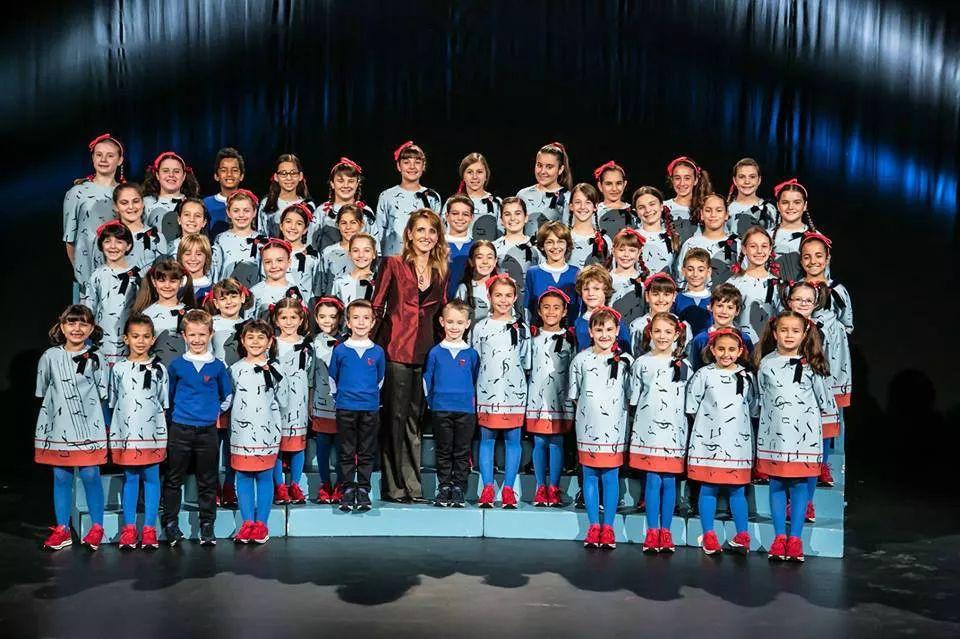 上海市实验学校国际部同学首次出演意大利安东尼亚诺小合唱团新年演唱会获得圆满成功图片_1 上海市实验学校国际部同学首次出演意大利安东尼亚诺小合唱团新年演唱会获得圆满成功图片_1