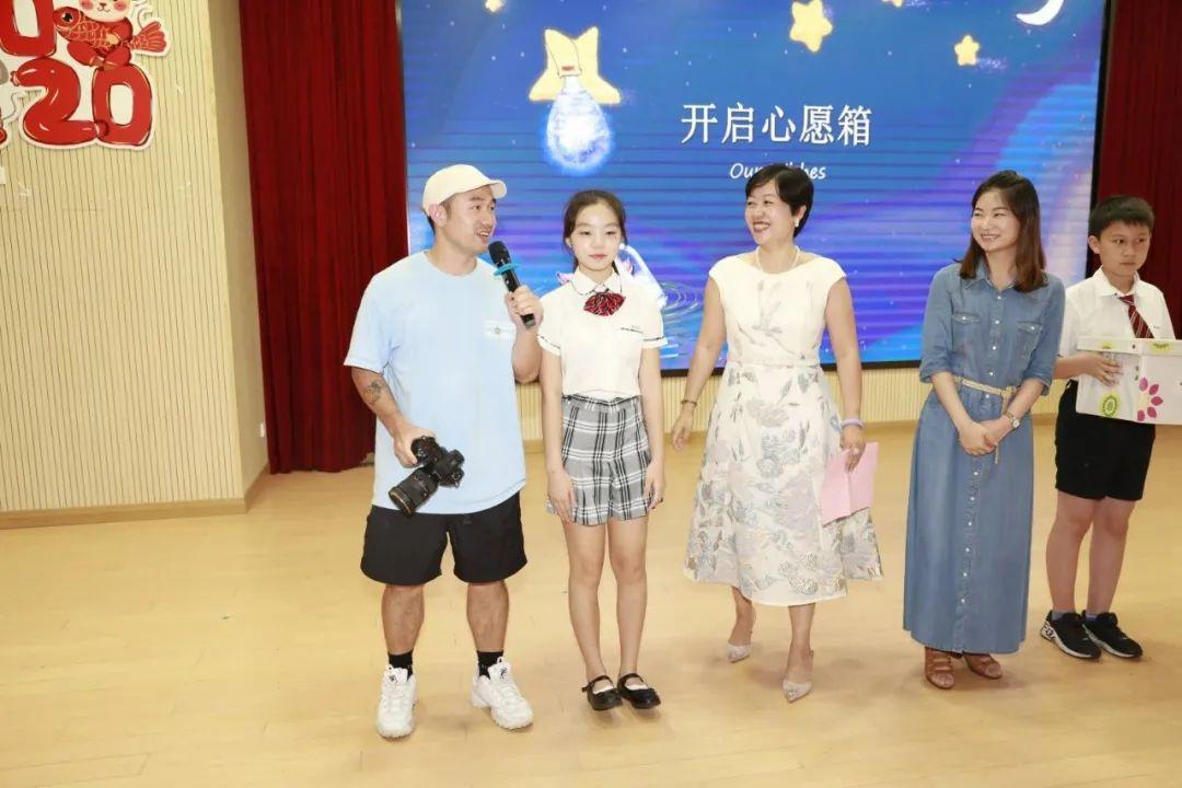爱在星辰，甜蜜闪耀——上海市实验学校国际部（浦东）2015级学生毕业典礼图片_2251799813685247