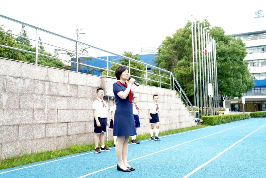 时刻准备着——世外小学二年级入队仪式图片_255 时刻准备着——世外小学二年级入队仪式图片_255