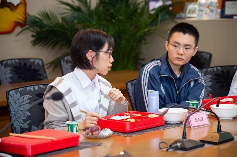 向内发掘   对外探索 ——记“与校长共进午餐” 校长特别奖获奖学生座谈活动图片_1023