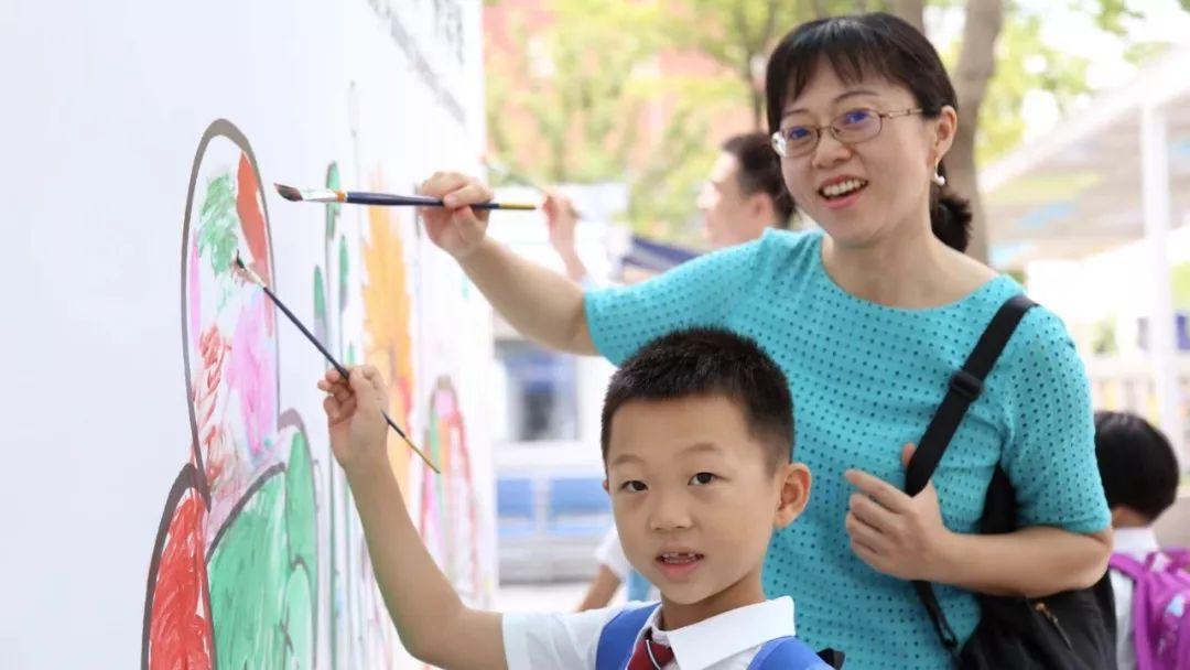 开学季 | 新学期,新期待,共绘德英乐未来!图片_127 开学季 | 新学期,新期待,共绘德英乐未来!图片_127