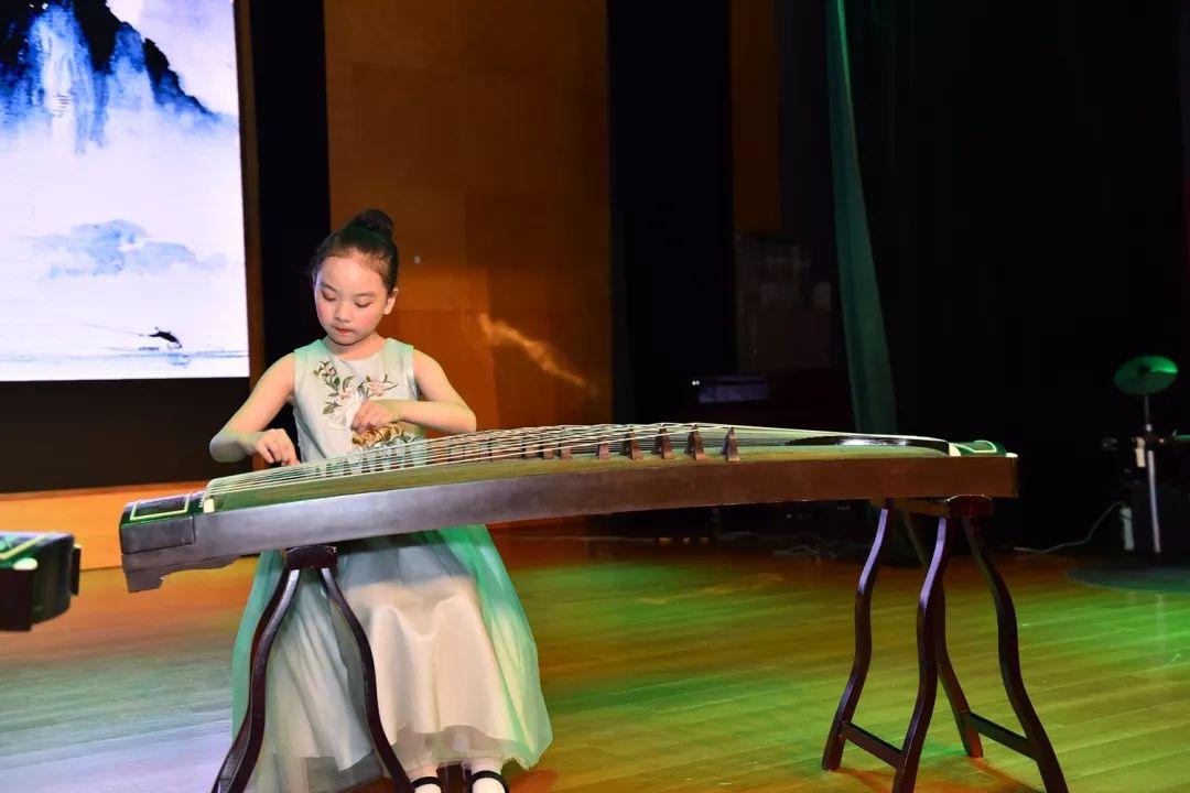 秀才艺,展童真,庆六一 Talent Show Brightens Our Childhood图片_67108863 秀才艺,展童真,庆六一 Talent Show Brightens Our Childhood图片_67108863