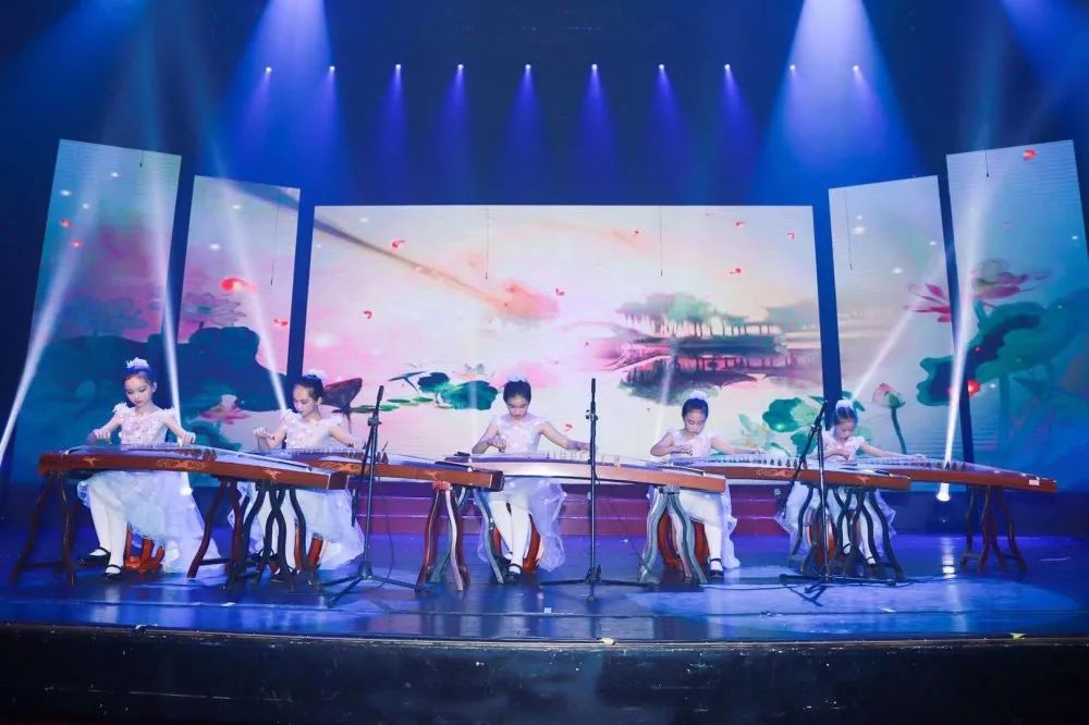 Seasons of Love——上海市实验学校国际部圣诞联欢活动图片_2147483647