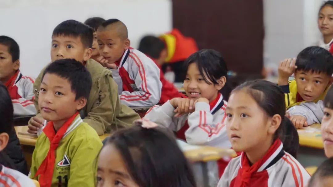 为爱守护,益行青春 | 记西南位育中学国际部2019学年元阳公益行助学活动 1图片_262143 为爱守护,益行青春 | 记西南位育中学国际部2019学年元阳公益行助学活动 1图片_262143