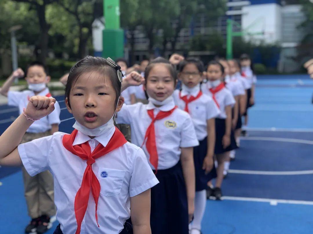 时刻准备着——世外小学二年级入队仪式图片_34359738367 时刻准备着——世外小学二年级入队仪式图片_34359738367