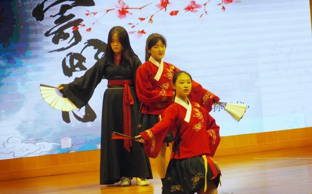 祝福初三毕业生，你们将继续追梦在星辰大海之间图片_524287