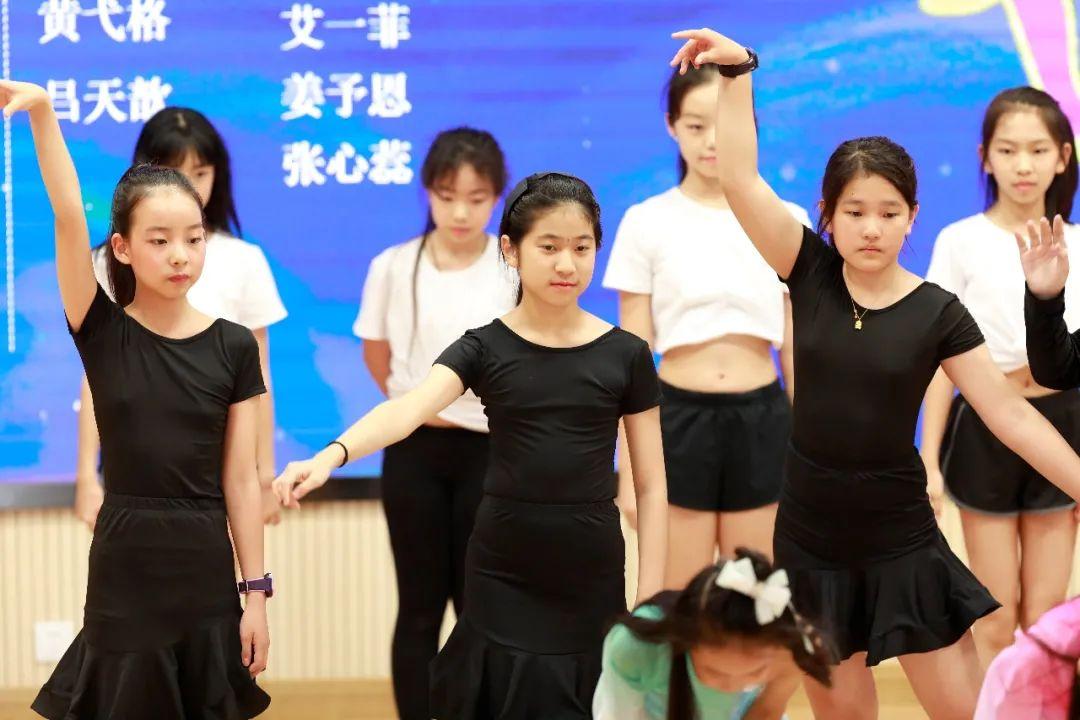 爱在星辰，甜蜜闪耀——上海市实验学校国际部（浦东）2015级学生毕业典礼图片_8796093022207