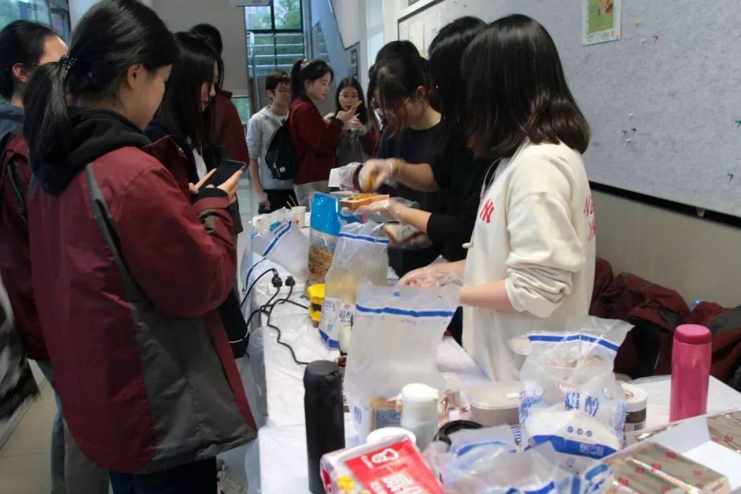 心怀感恩,就能遇见美好—记光华感恩节活动周图片_127 心怀感恩,就能遇见美好—记光华感恩节活动周图片_127