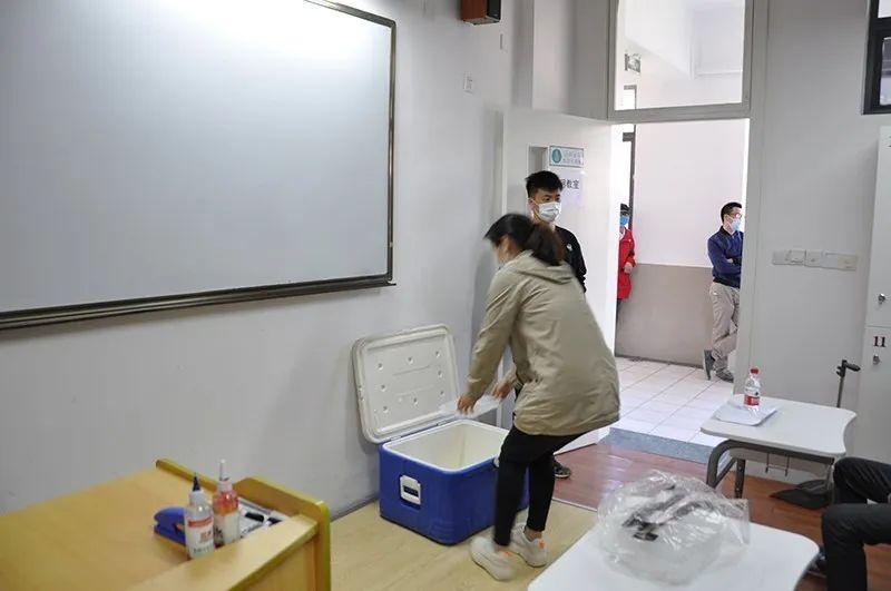 准备就绪！光华剑桥举行疫情防控预演图片_4611686018427387903