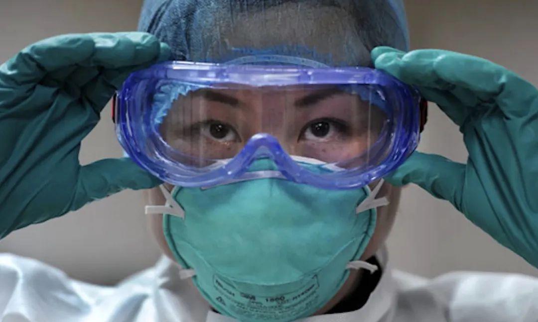 “向最美逆行者致敬”——记八年级英语学科线上学习“我眼中的抗疫英雄”小组活动图片_15