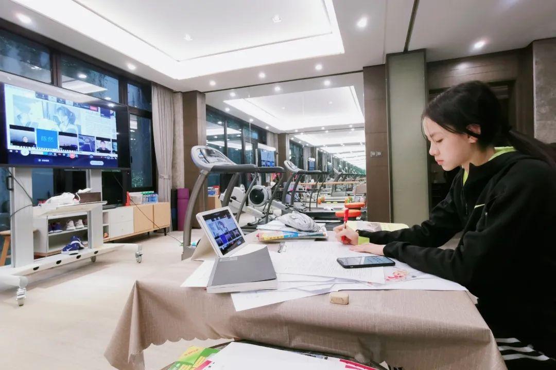 “云上课堂”助力学生 ——世外英语在线学习全记录图片_524287 “云上课堂”助力学生 ——世外英语在线学习全记录图片_524287