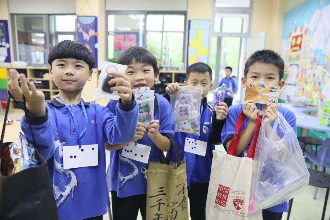 小小理财家显身手 先锋集市欢迎您！Pioneer Bazaar welcome you all!图片_31