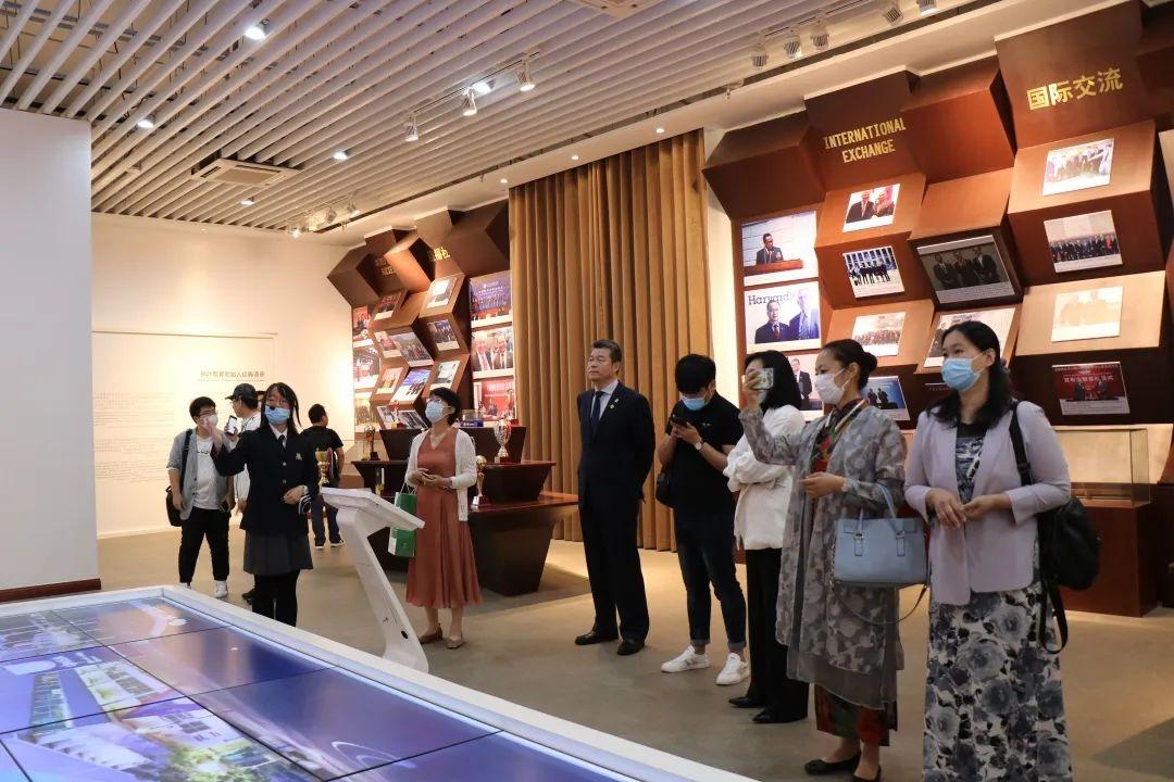 枫叶国际学校第22届高中毕业信息新闻发布会隆重举行图片_3 枫叶国际学校第22届高中毕业信息新闻发布会隆重举行图片_3
