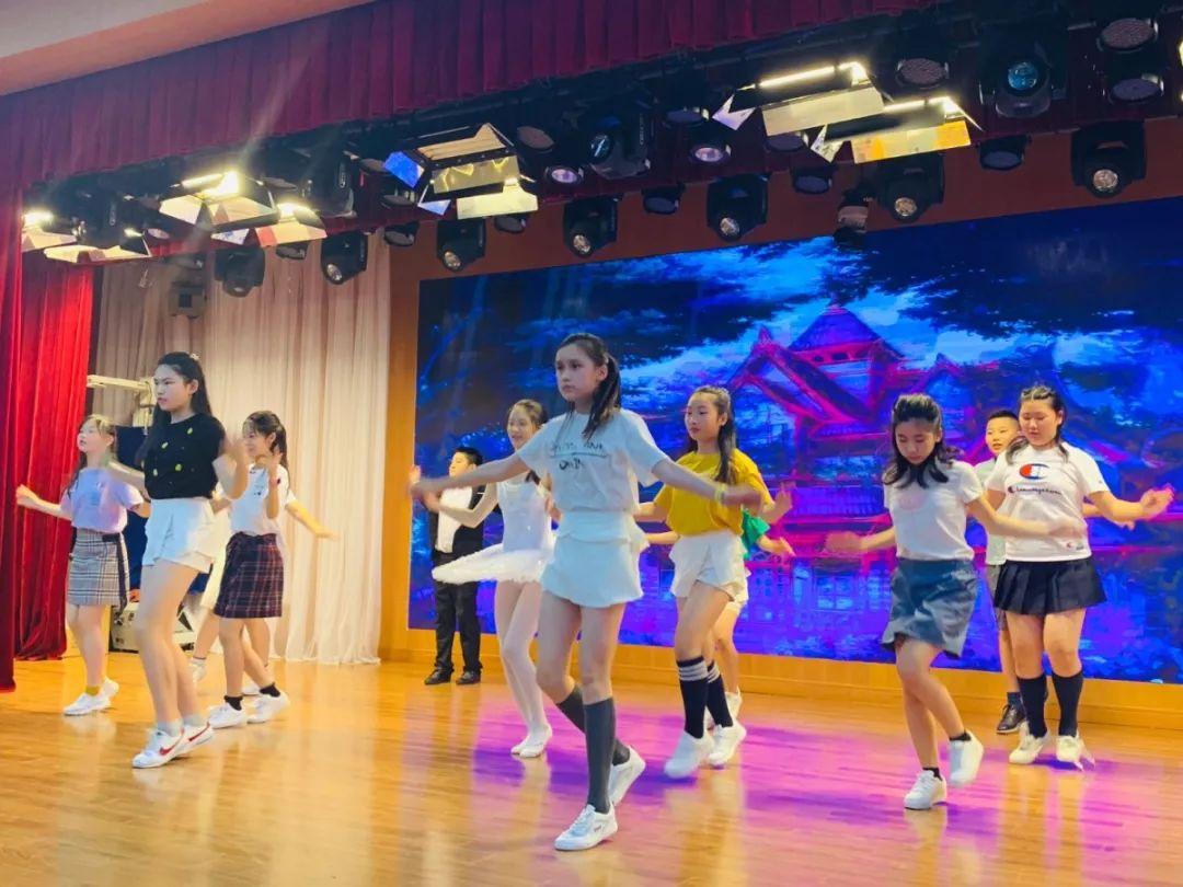 成长的旋律之家长开放日——“行走识天下，融合促成长”图片_524287