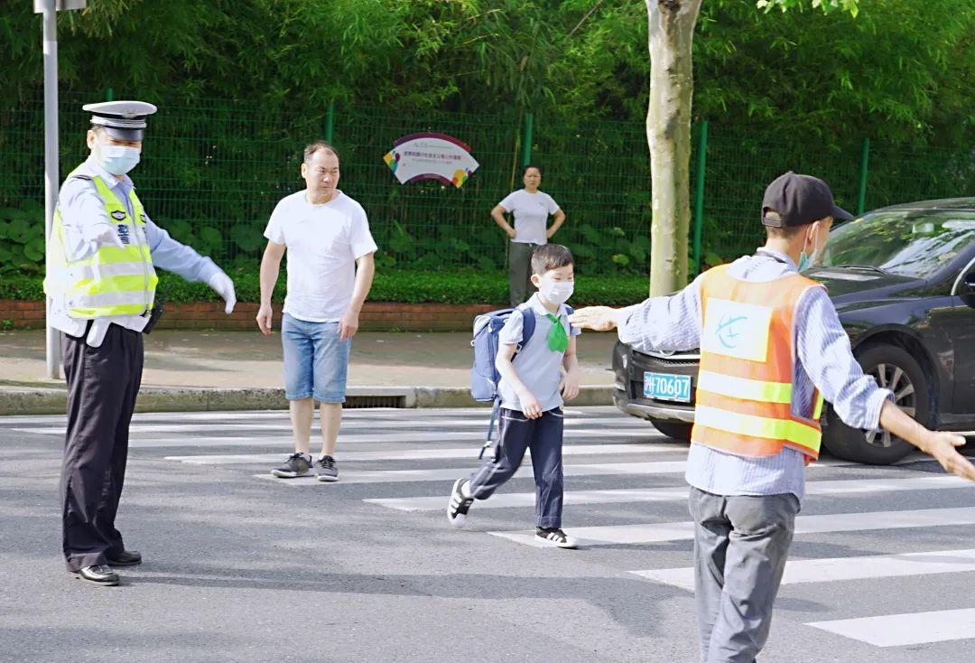 孩子们都回来了!这令人难忘的一天图片_7 孩子们都回来了!这令人难忘的一天图片_7
