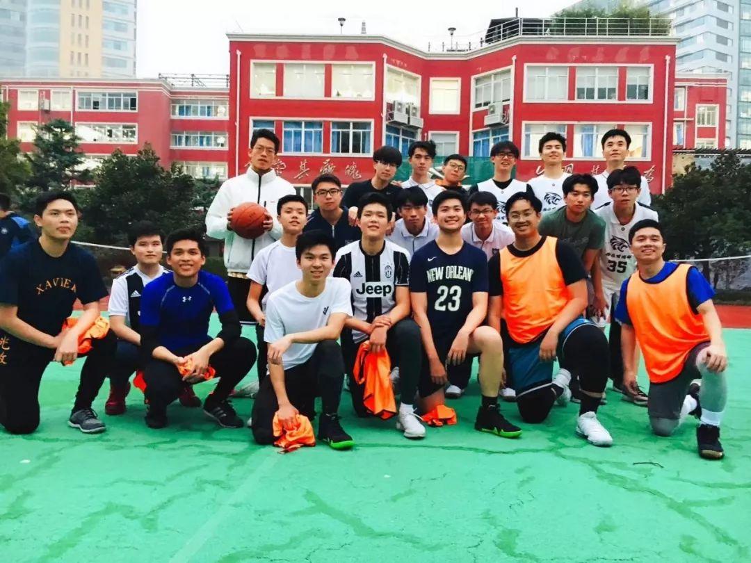 篮球是信仰?也许是吧! | 来自西南位育中学国际部篮球队的正式介绍图片_4095 篮球是信仰?也许是吧! | 来自西南位育中学国际部篮球队的正式介绍图片_4095