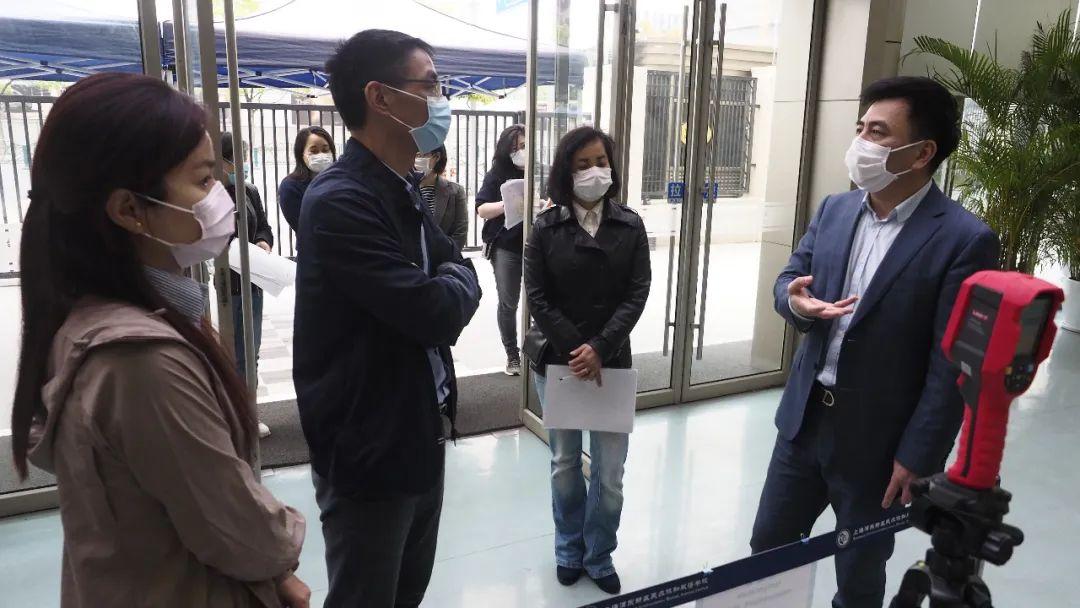 区教育局领导莅临我校指导开学准备工作图片_63 区教育局领导莅临我校指导开学准备工作图片_63
