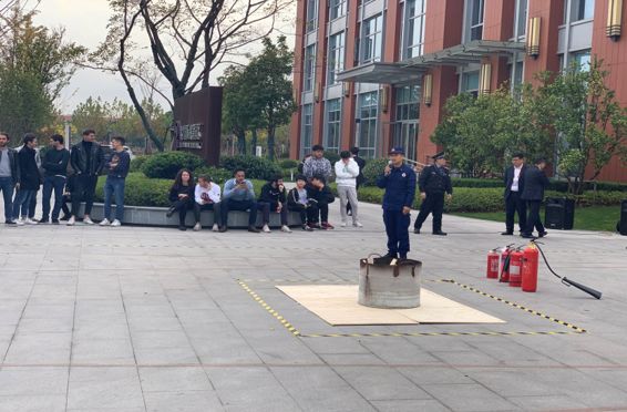 园区生活丨学院2019年“119”消防演习顺利举行图片_524287